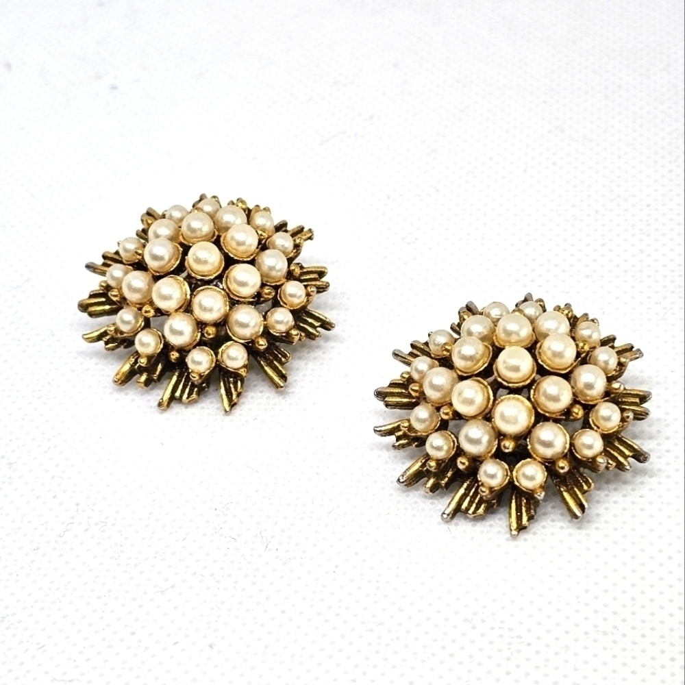 Starburst Dome White Cluster Bead Clip On Earrings on Gold tone